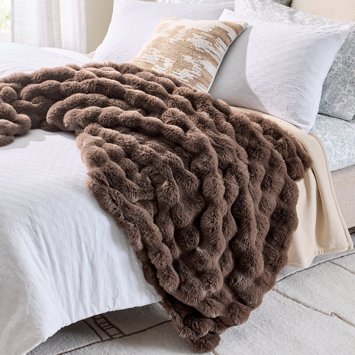 Better Homes & Gardens Brown Basket Bubble Faux Fur Throw, 50 in x 72 in